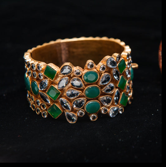 Royal Mirage-Kundan Bangle