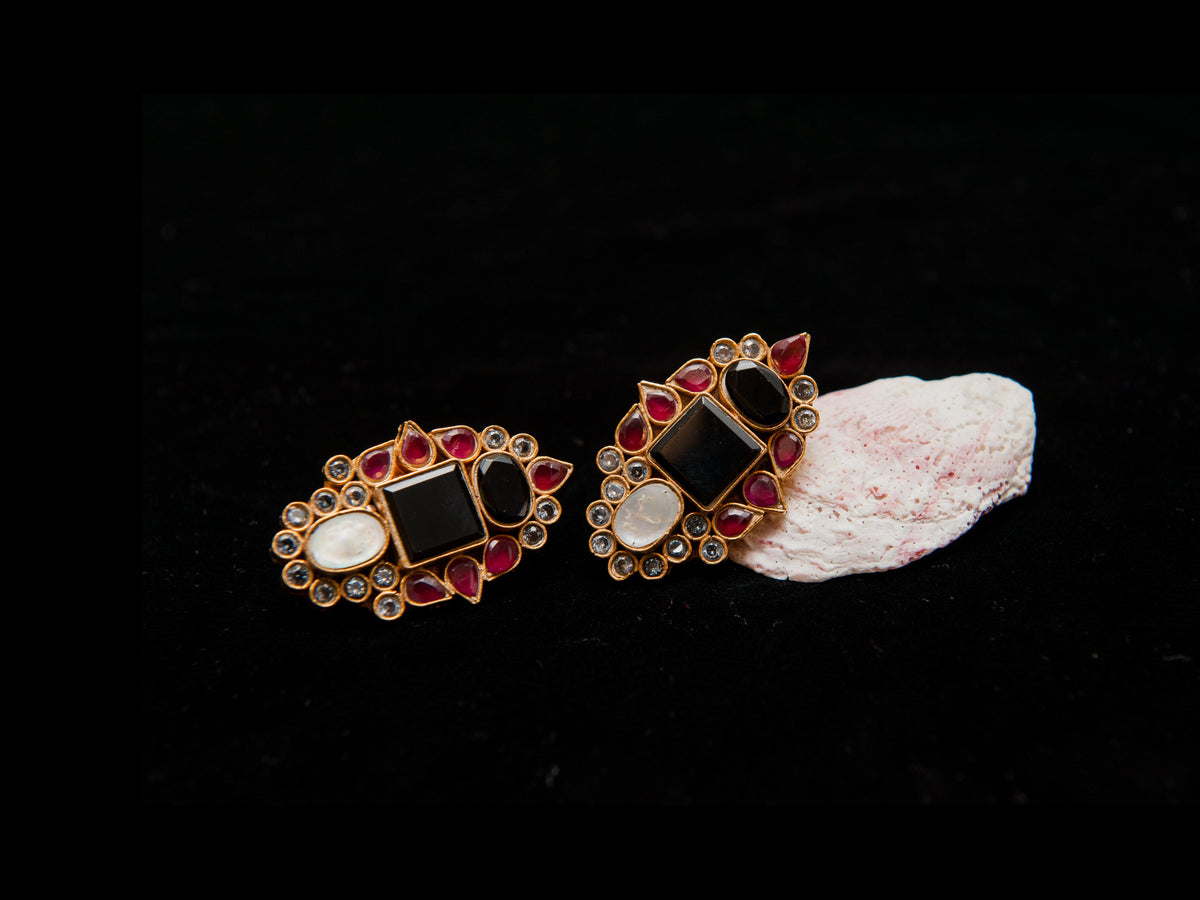 Noir Bloom Earrings-Kundan