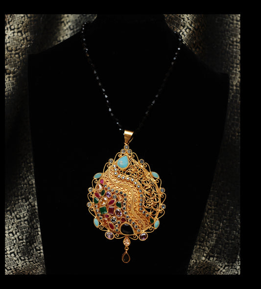 Noor Eclipse Pendant Necklace-Kundan