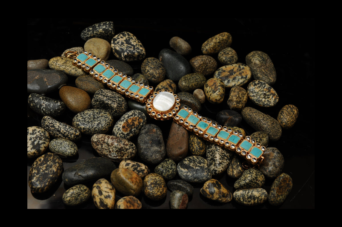 Tranquil Crest Bracelet-Kundan