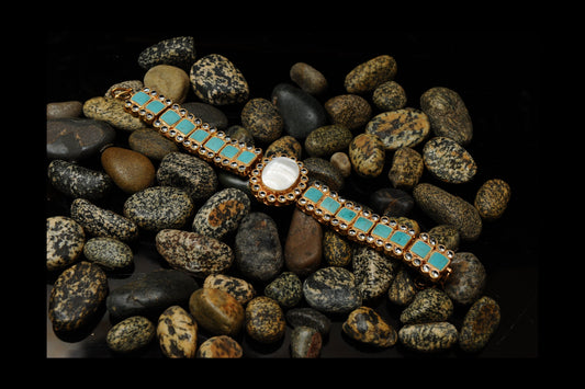 Tranquil Crest Bracelet-Kundan